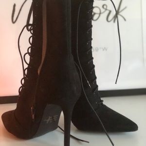 Black heel boots
